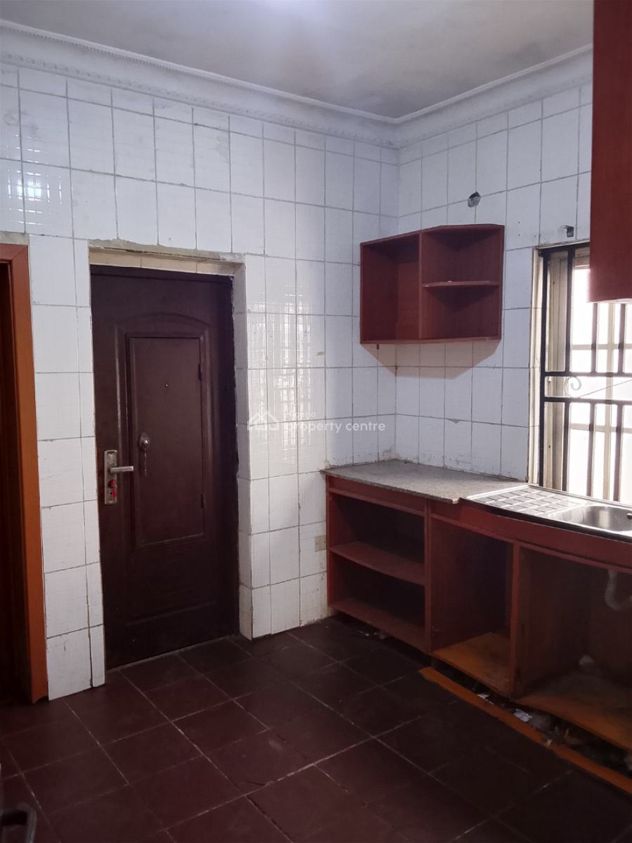 Clean and Spacious 3 Bedroom Flat, Lekki, Lekki Phase 1, Lekki, Lagos, House for Rent