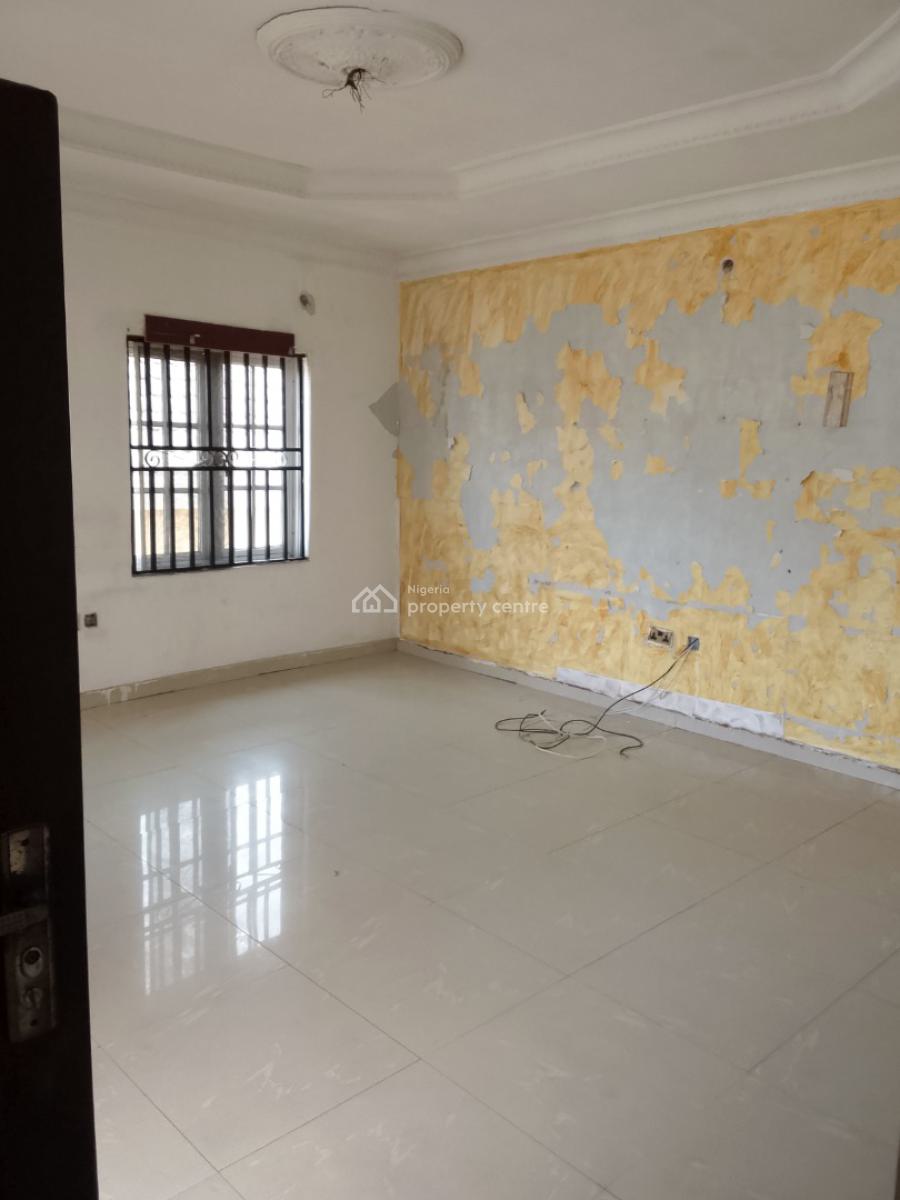 Clean and Spacious 3 Bedroom Flat, Lekki, Lekki Phase 1, Lekki, Lagos, House for Rent
