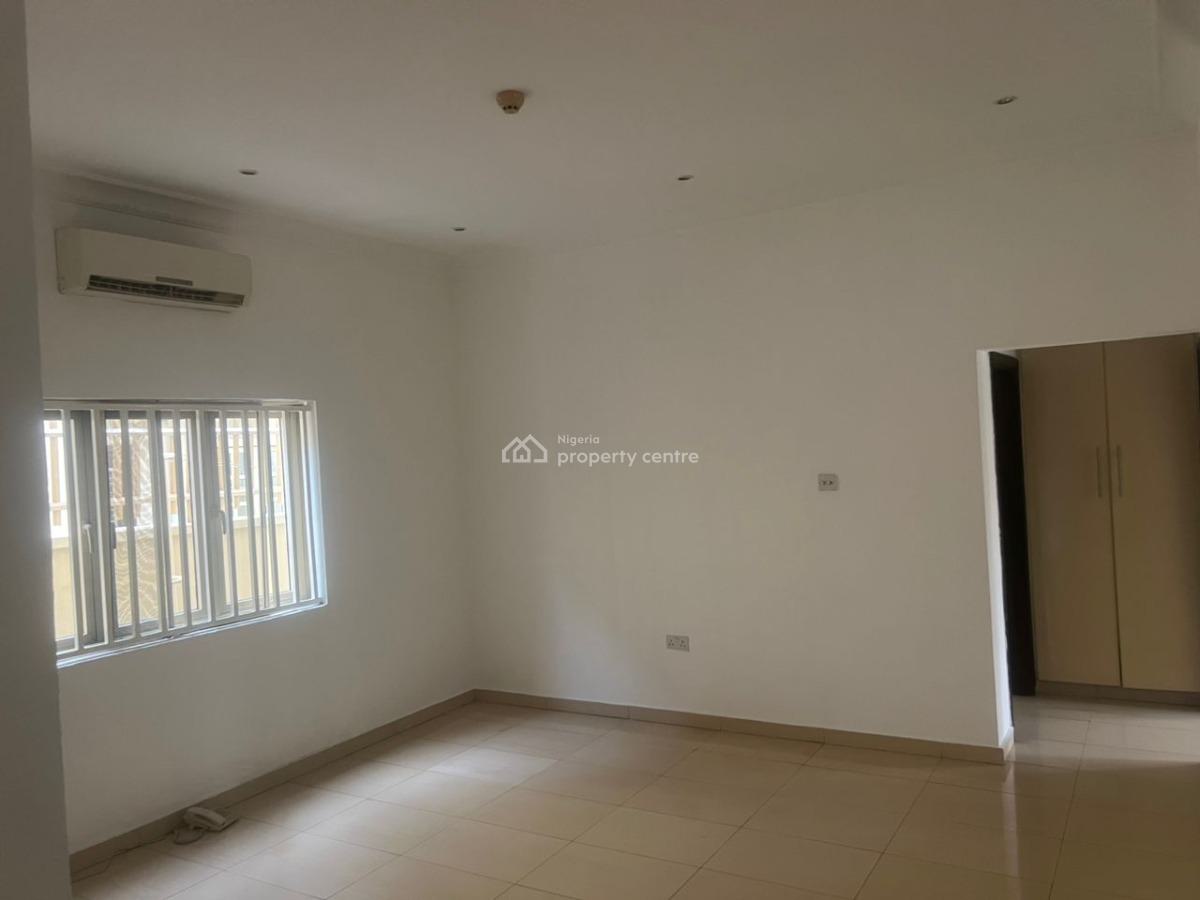3 Bedroom Semi Furnished Flat, Lekki Phase 1, Lekki, Lagos, Flat / Apartment for Rent