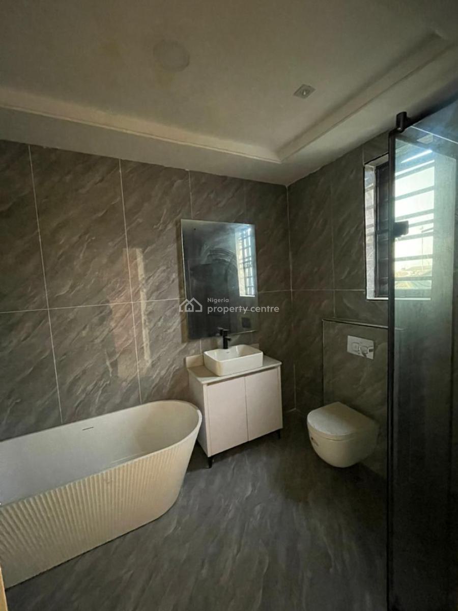 Spacious 4 Bedroom Terrace Duplex with Bq, Lekki Phase 1, Lekki, Lagos, Terraced Duplex for Rent