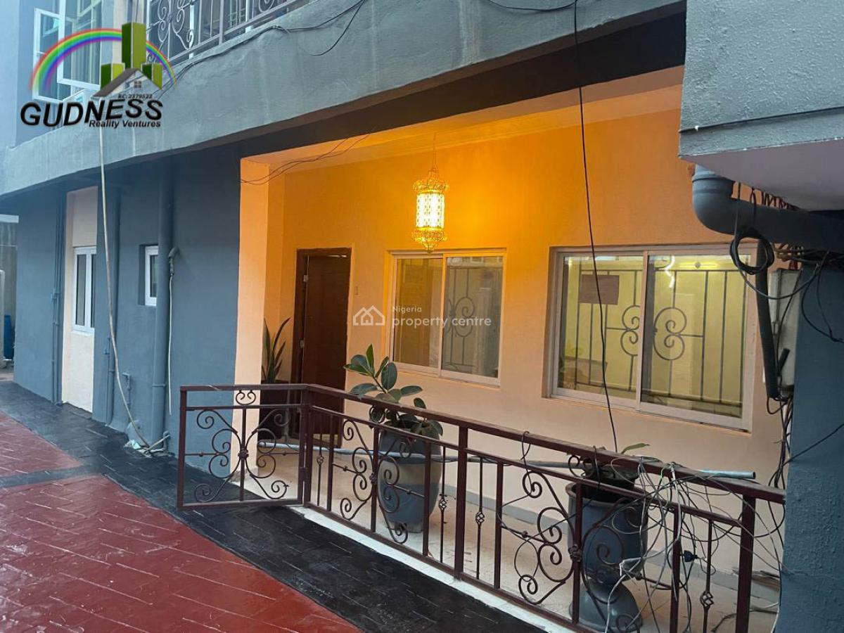 Spacious 3 Bedroom Flat, Lekki, Lagos, Flat / Apartment for Rent