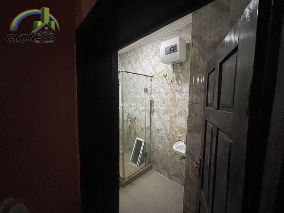 Spacious 3 Bedroom Flat, Lekki, Lagos, Flat / Apartment for Rent