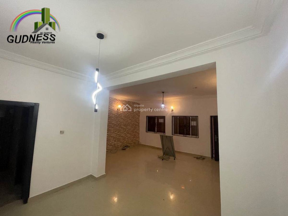 Spacious 3 Bedroom Flat, Lekki, Lagos, Flat / Apartment for Rent