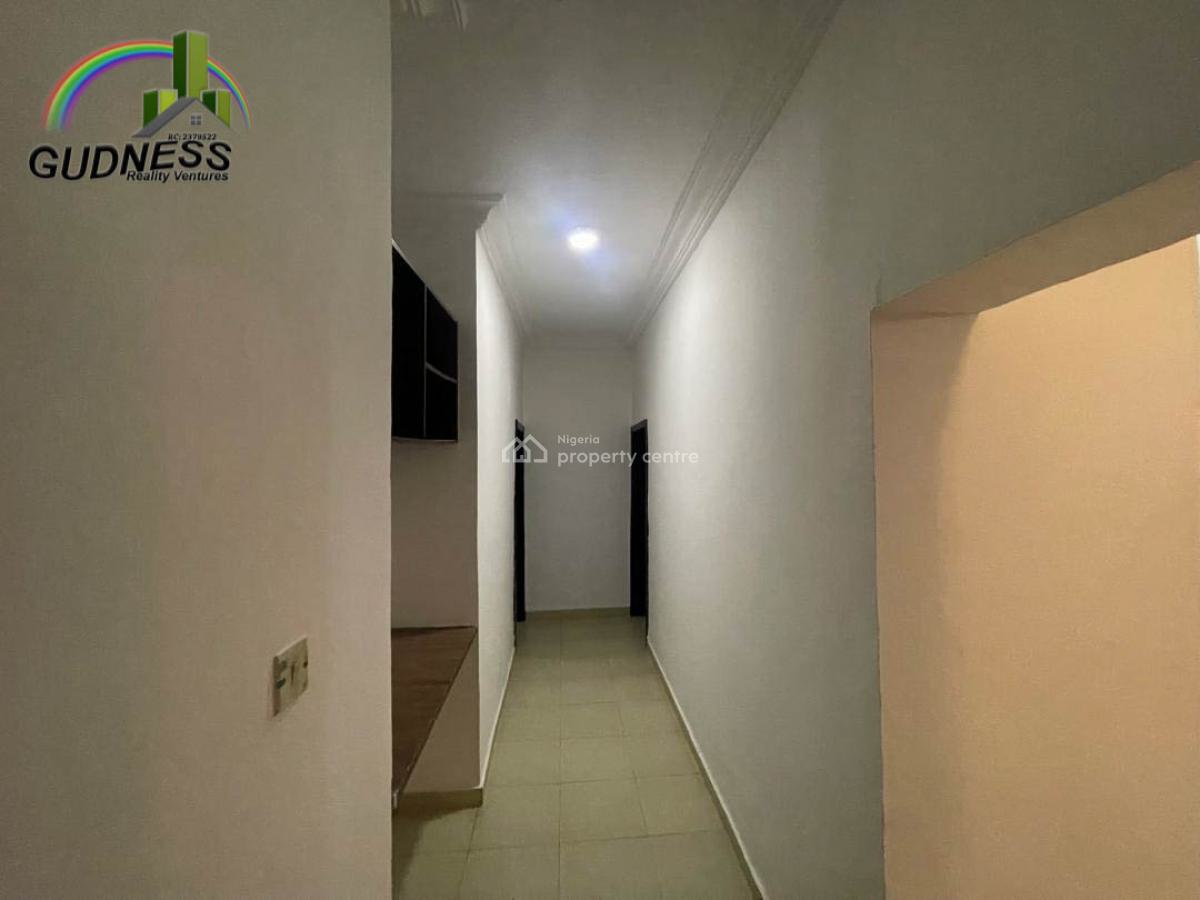 Spacious 3 Bedroom Flat, Lekki, Lagos, Flat / Apartment for Rent