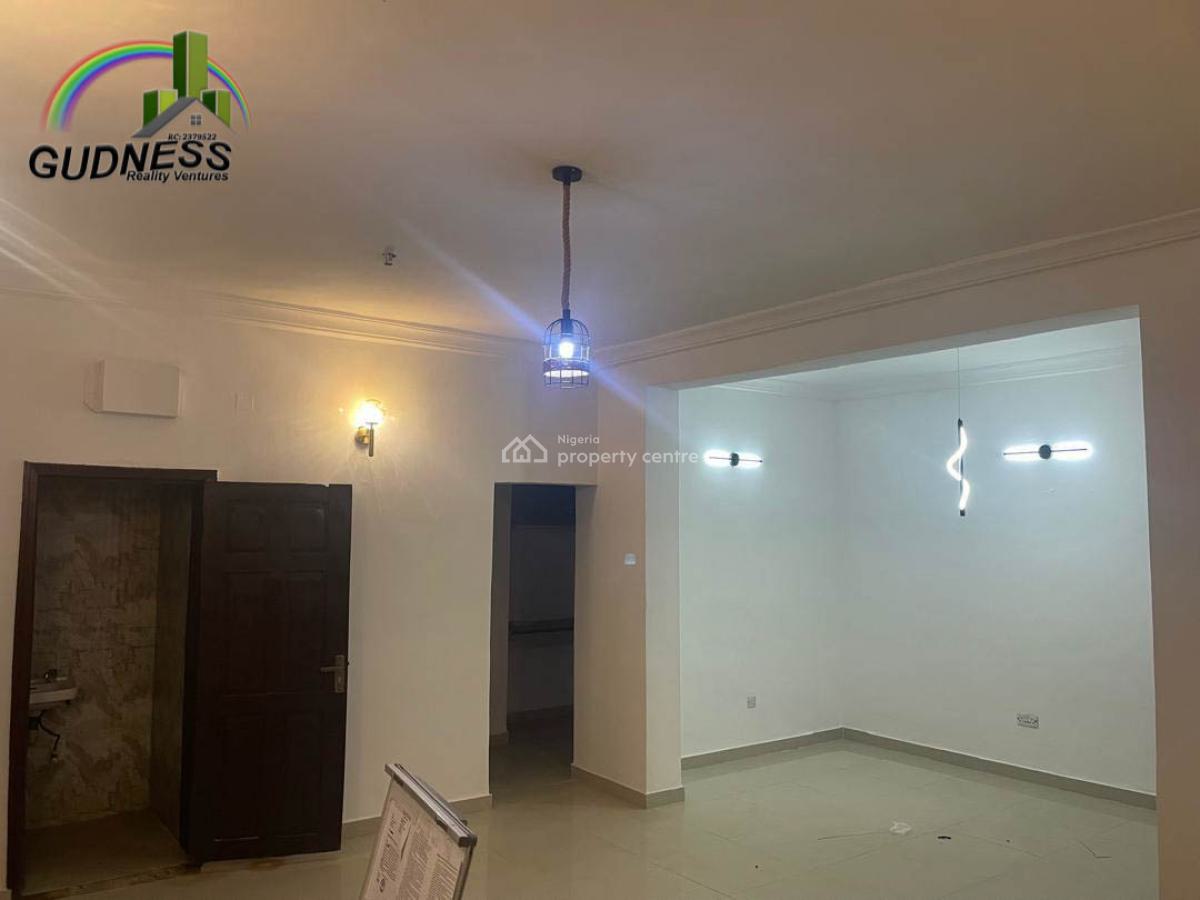 Spacious 3 Bedroom Flat, Lekki, Lagos, Flat / Apartment for Rent