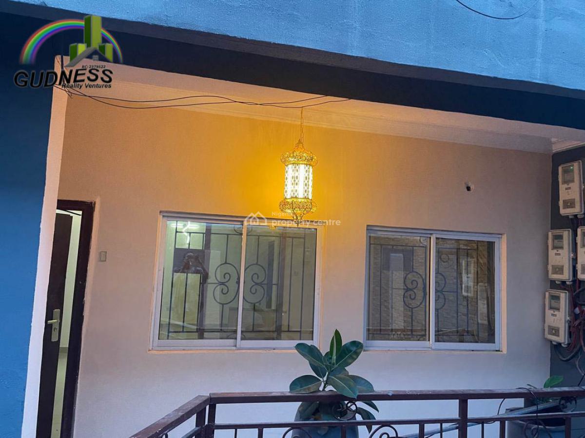 Spacious 3 Bedroom Flat, Lekki, Lagos, Flat / Apartment for Rent