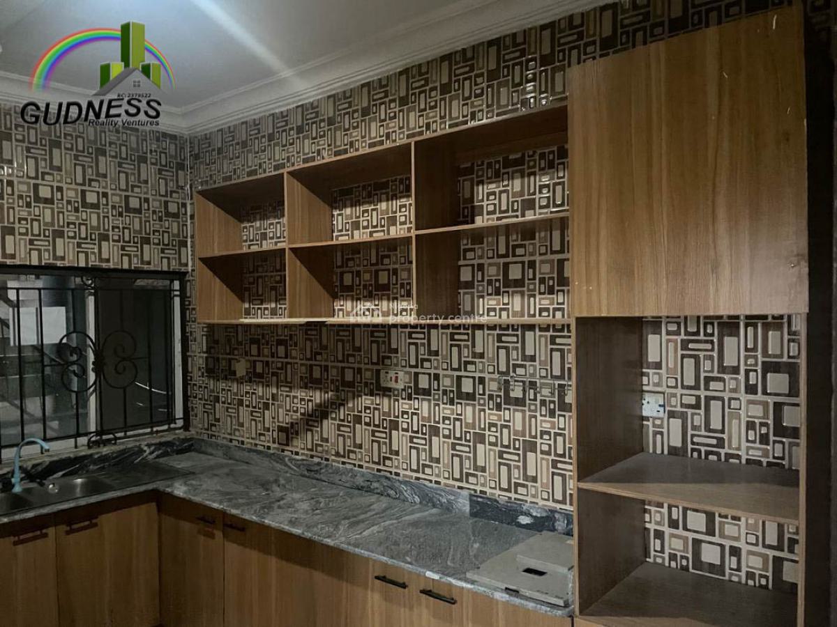 Spacious 3 Bedroom Flat, Lekki, Lagos, Flat / Apartment for Rent