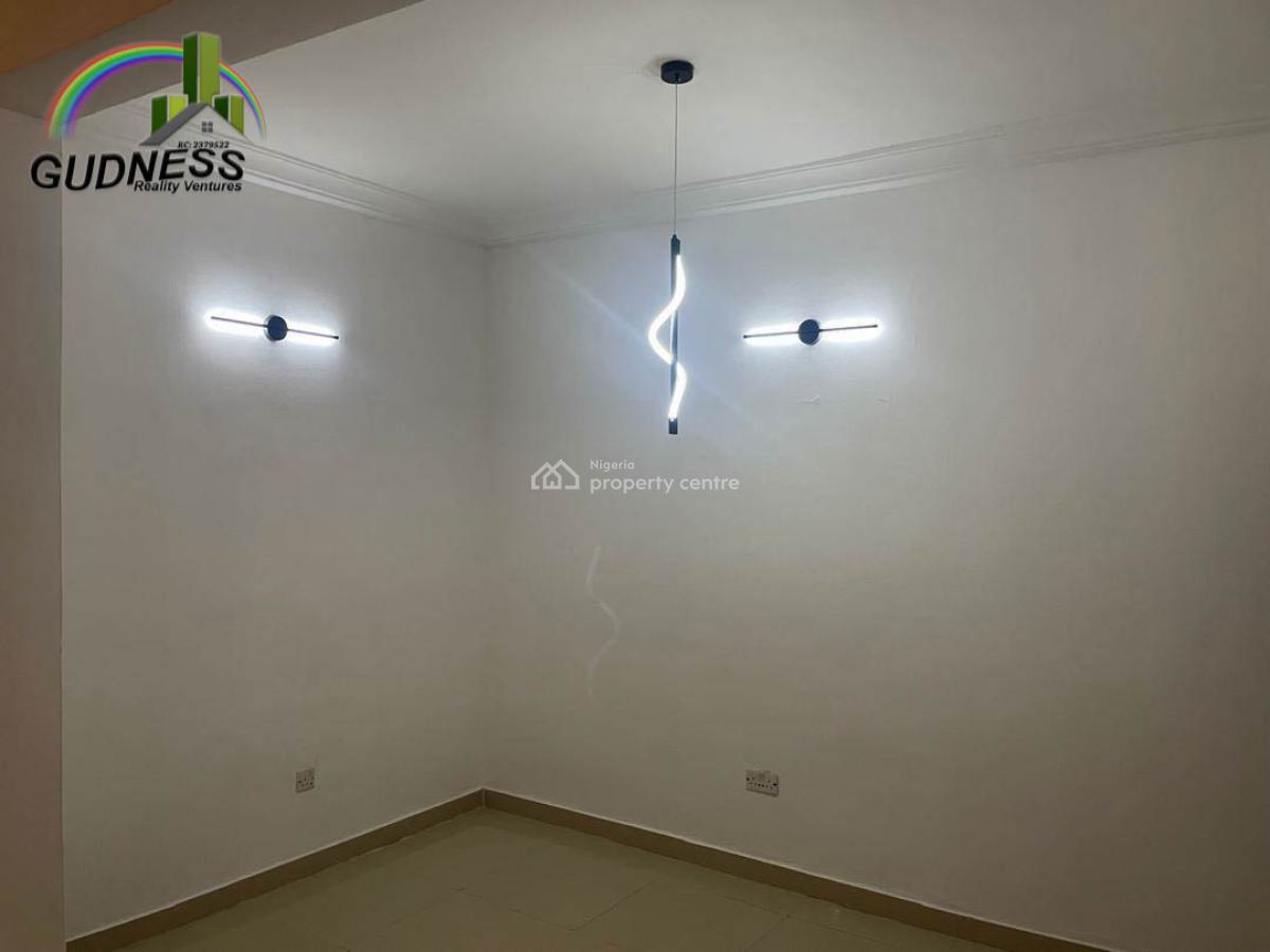Spacious 3 Bedroom Flat, Lekki, Lagos, Flat / Apartment for Rent