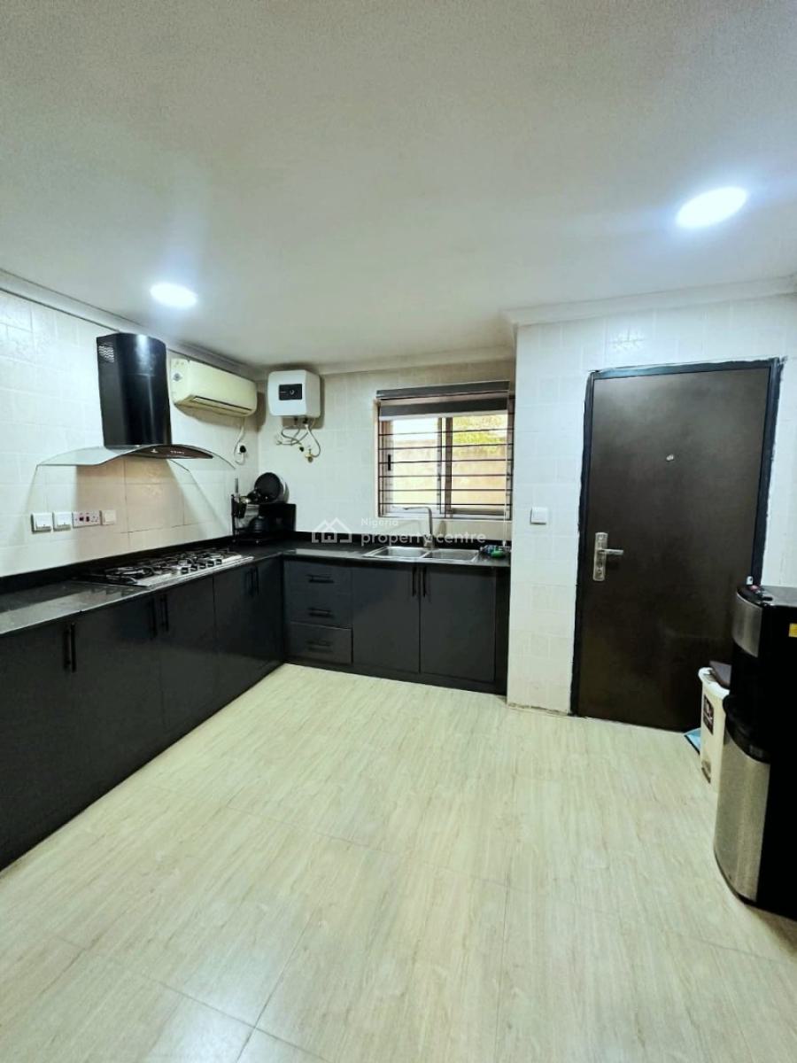 Neatly Built 1 Bedroom Apartment, Lekki Phase 1, Lekki, Lagos, Flat / Apartment for Rent