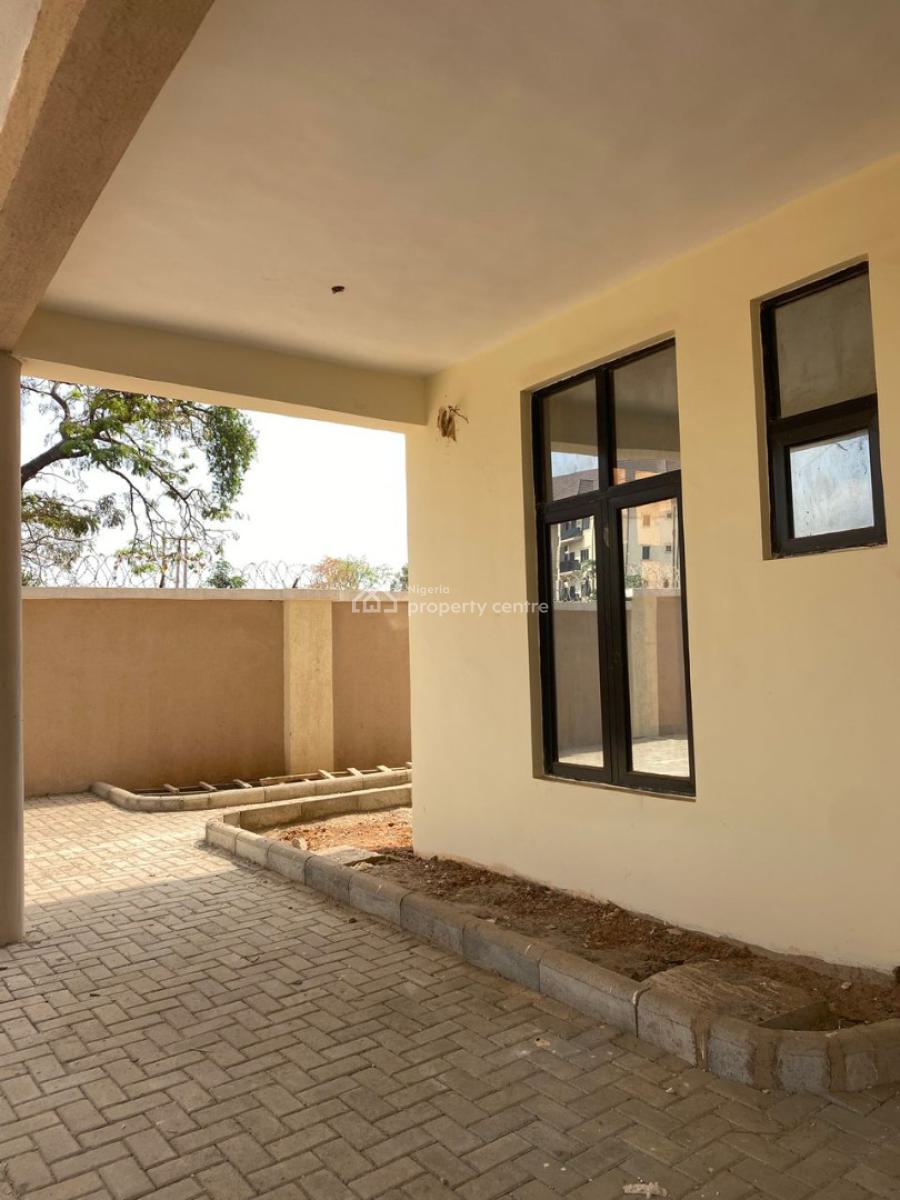 5-bedroom Semi-detached with Bq, Kaura, Abuja, Semi-detached Duplex for Sale