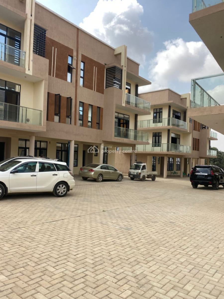 5-bedroom Semi-detached with Bq, Kaura, Abuja, Semi-detached Duplex for Sale