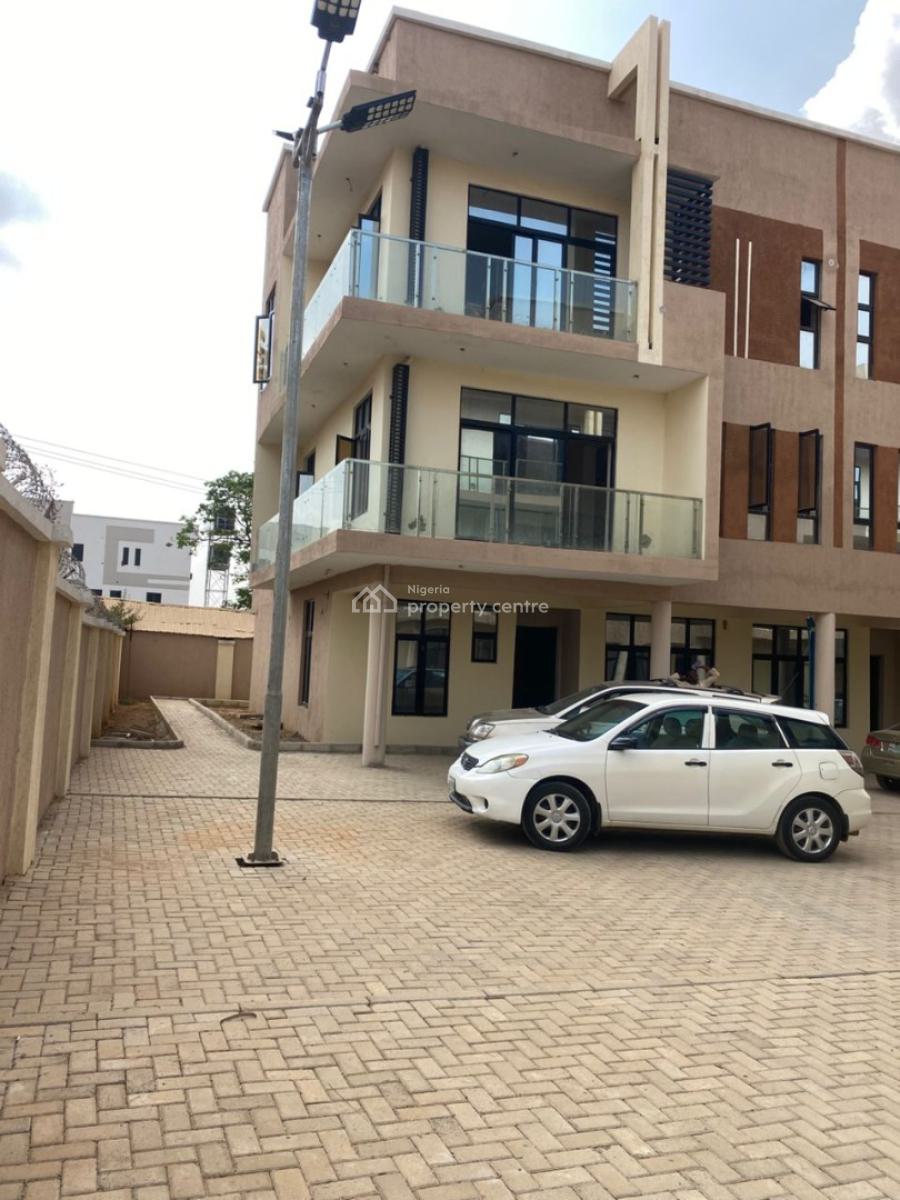 5-bedroom Semi-detached with Bq, Kaura, Abuja, Semi-detached Duplex for Sale