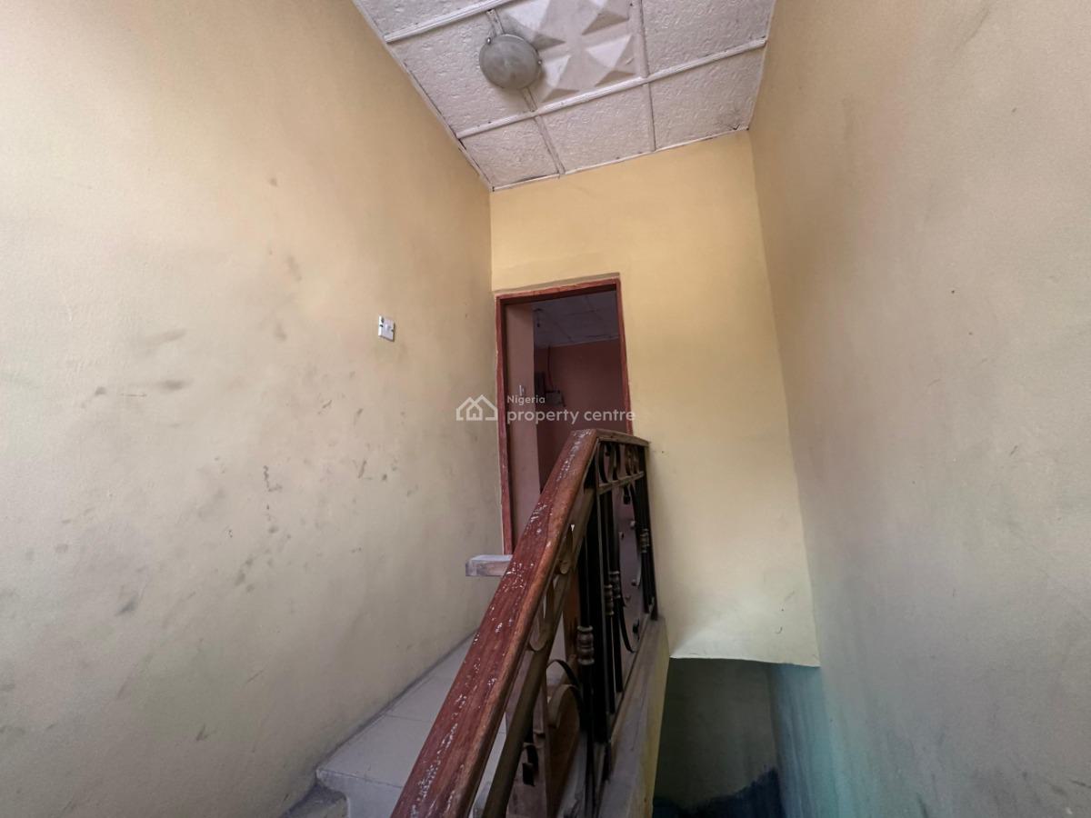 3 Bedroom Apartment, Off International Airport Road Ajao Estate, Isolo, Lagos, Flat / Apartment for Rent