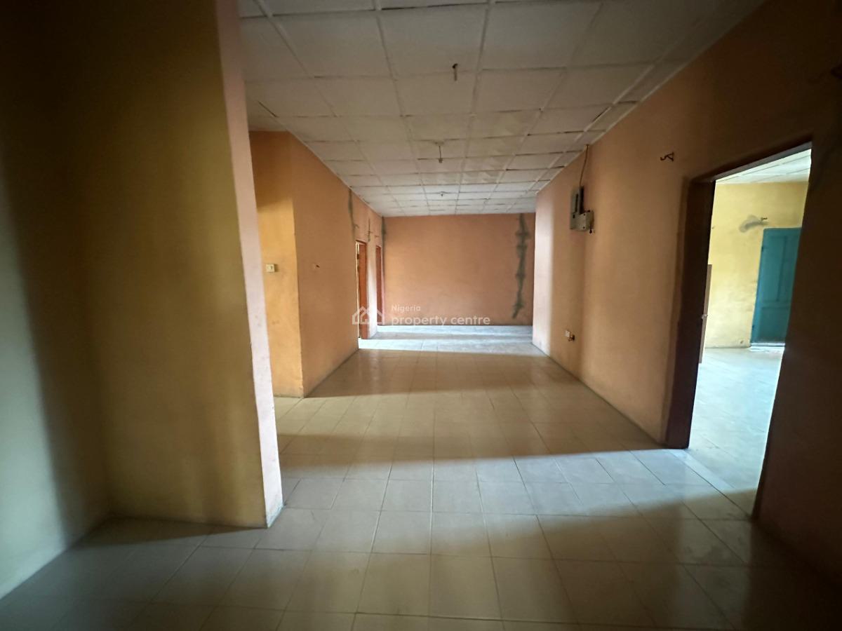 3 Bedroom Apartment, Off International Airport Road Ajao Estate, Isolo, Lagos, Flat / Apartment for Rent
