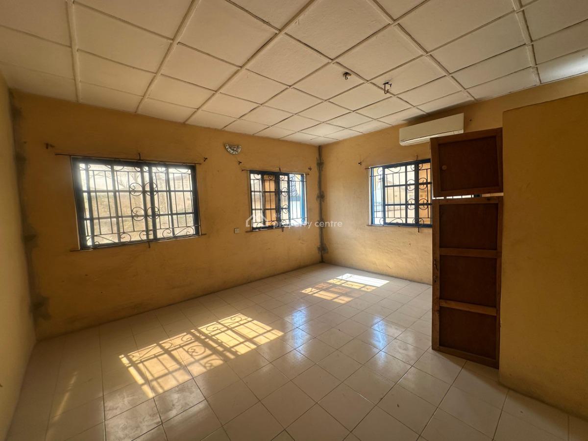 3 Bedroom Apartment, Off International Airport Road Ajao Estate, Isolo, Lagos, Flat / Apartment for Rent