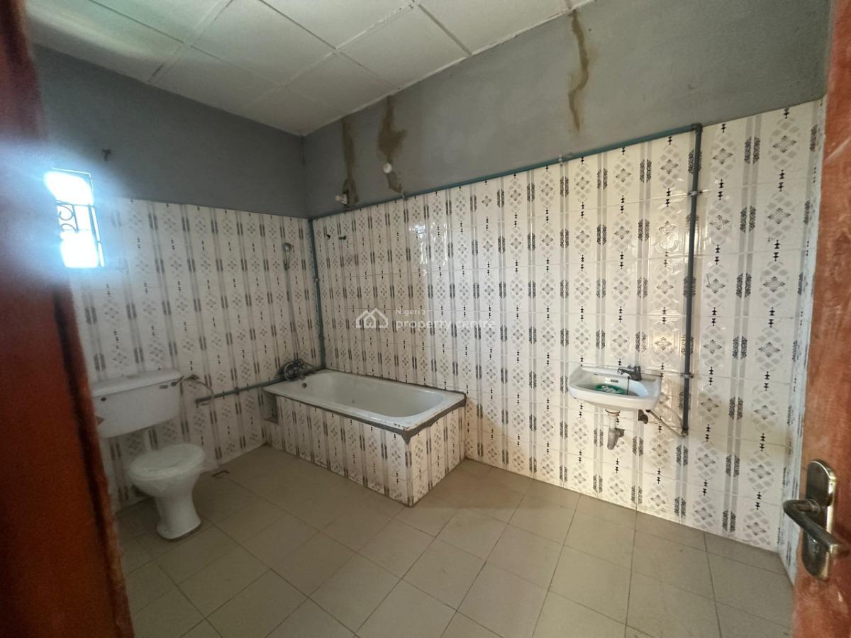 3 Bedroom Apartment, Off International Airport Road Ajao Estate, Isolo, Lagos, Flat / Apartment for Rent