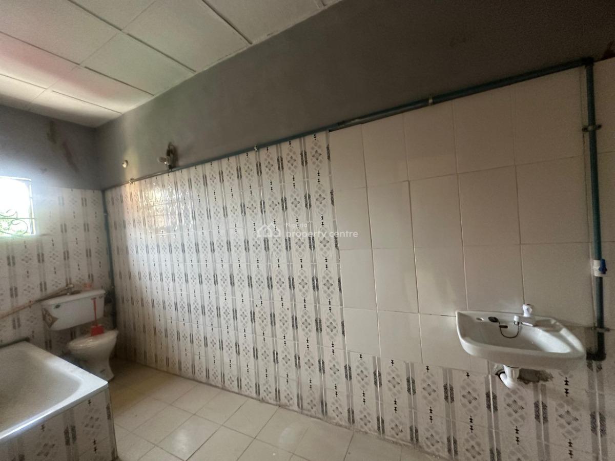 3 Bedroom Apartment, Off International Airport Road Ajao Estate, Isolo, Lagos, Flat / Apartment for Rent