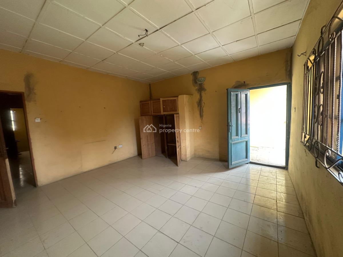 3 Bedroom Apartment, Off International Airport Road Ajao Estate, Isolo, Lagos, Flat / Apartment for Rent