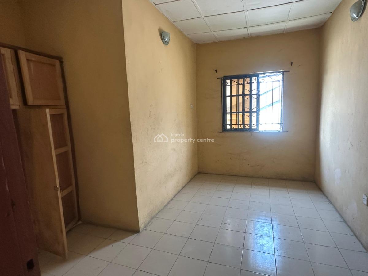 3 Bedroom Apartment, Off International Airport Road Ajao Estate, Isolo, Lagos, Flat / Apartment for Rent