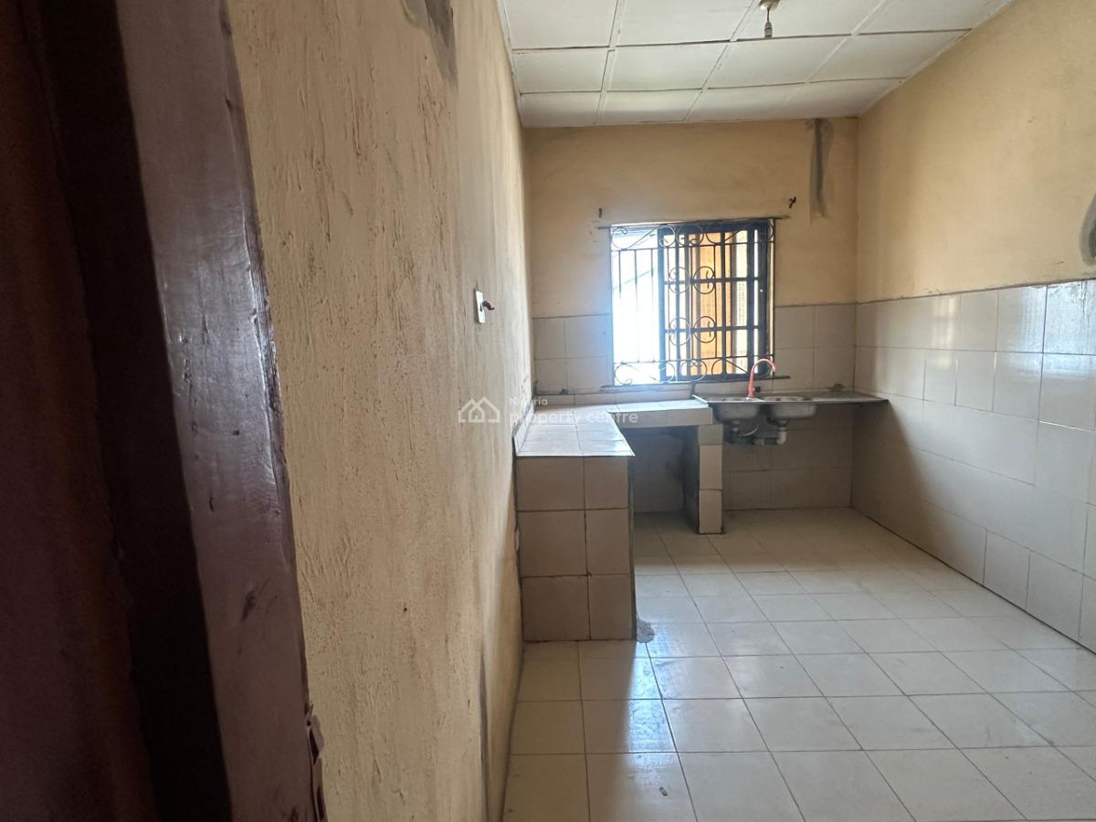 3 Bedroom Apartment, Off International Airport Road Ajao Estate, Isolo, Lagos, Flat / Apartment for Rent