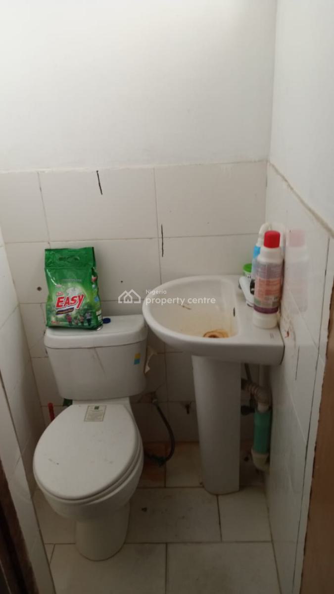 25sqm Shop, Good Location, Igbo Efon, Lekki, Lagos, Plaza / Complex / Mall for Rent