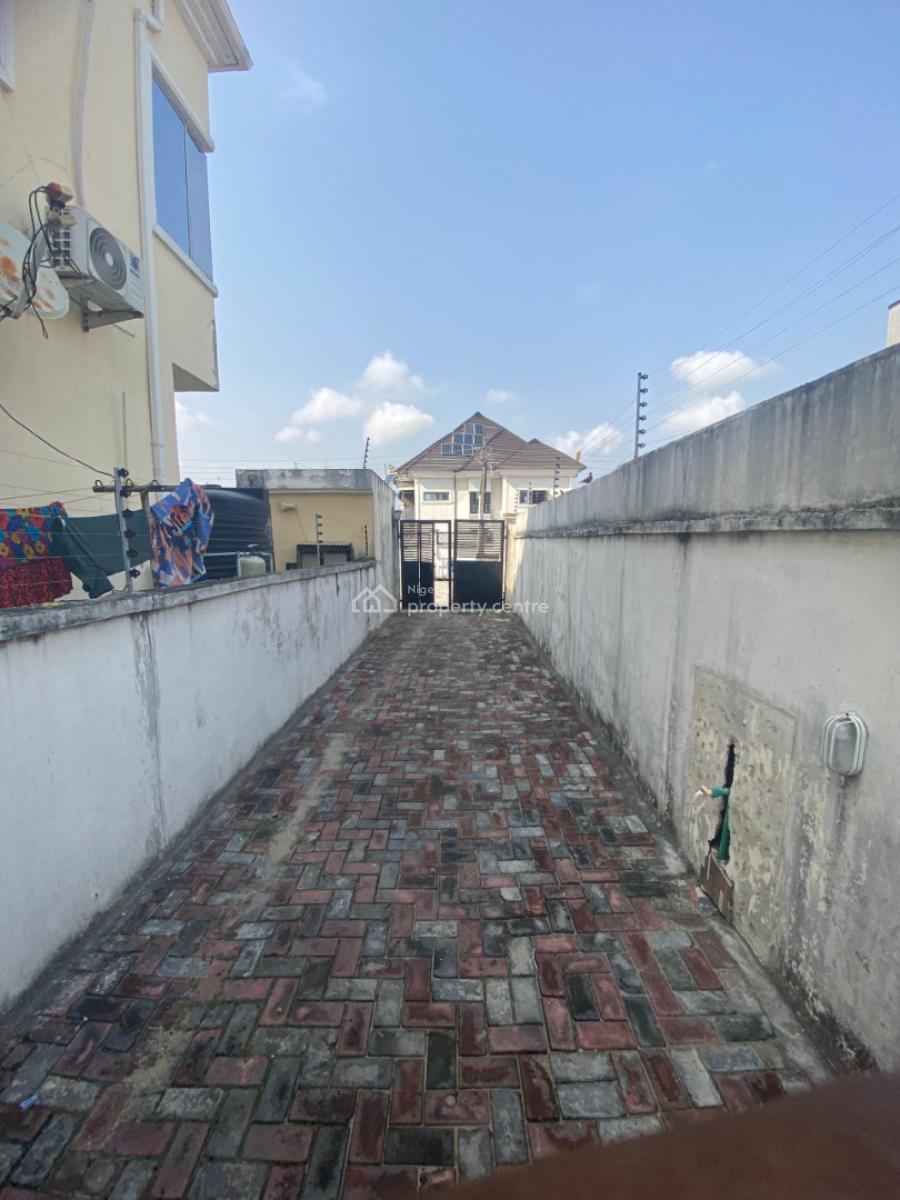 One Bedroom Apartment Upstairs with Open Plan Kitchen, Off Alfa Beach Road New Road, Lekki, Lagos, Mini Flat (room and Parlour) for Rent