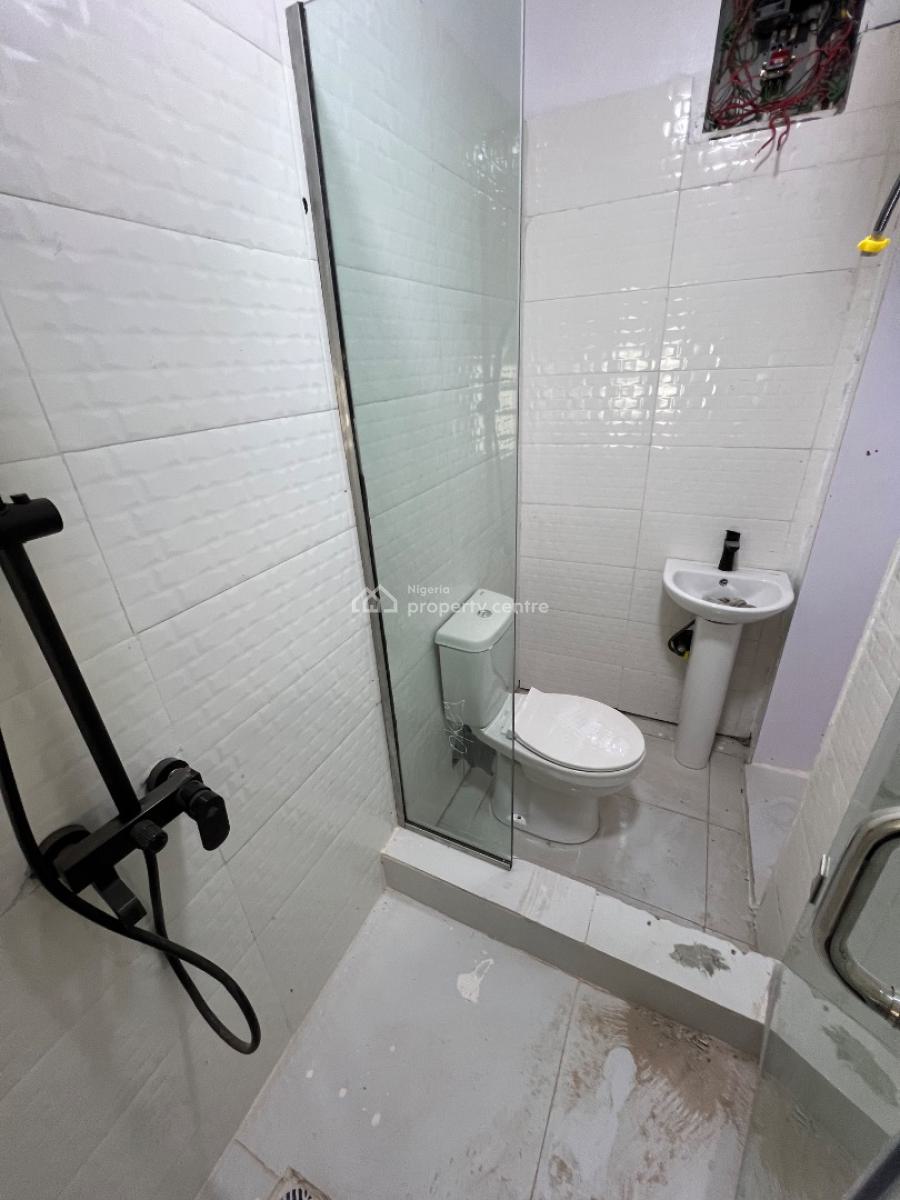 Fully-serviced 1-bedroom Flat with Steady Electricity, Off Admiralty Way, Lekki Phase 1, Lekki, Lagos, Mini Flat (room and Parlour) for Rent