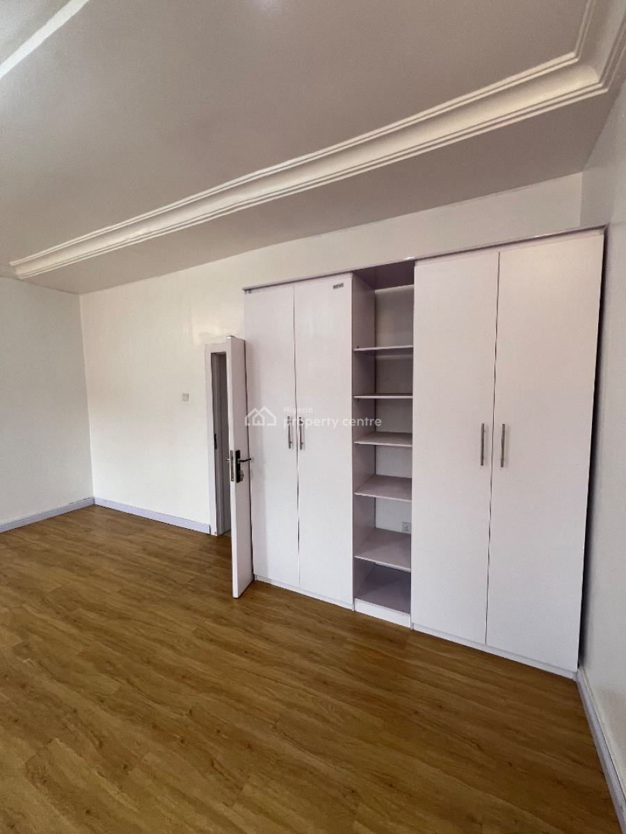 Massive and Fully-serviced Studio Apartment with Steady Electricity, Lekki Phase 1, Lekki, Lagos, Self Contain (single Rooms) for Rent