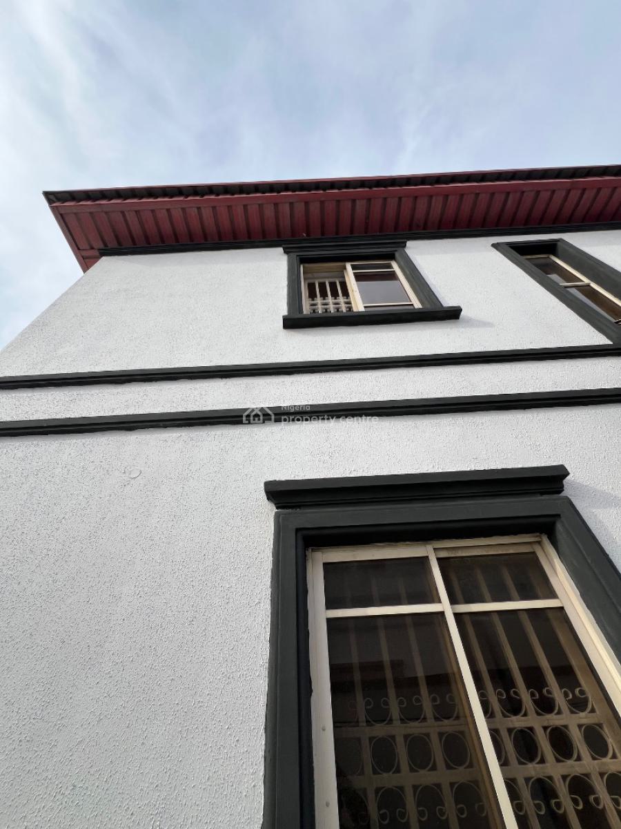 Massive and Fully-serviced Studio Apartment with Steady Electricity, Lekki Phase 1, Lekki, Lagos, Self Contain (single Rooms) for Rent