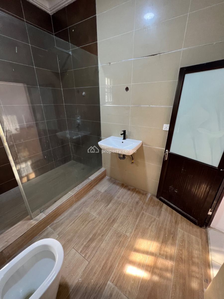 Massive and Fully-serviced Studio Apartment with Steady Electricity, Lekki Phase 1, Lekki, Lagos, Self Contain (single Rooms) for Rent