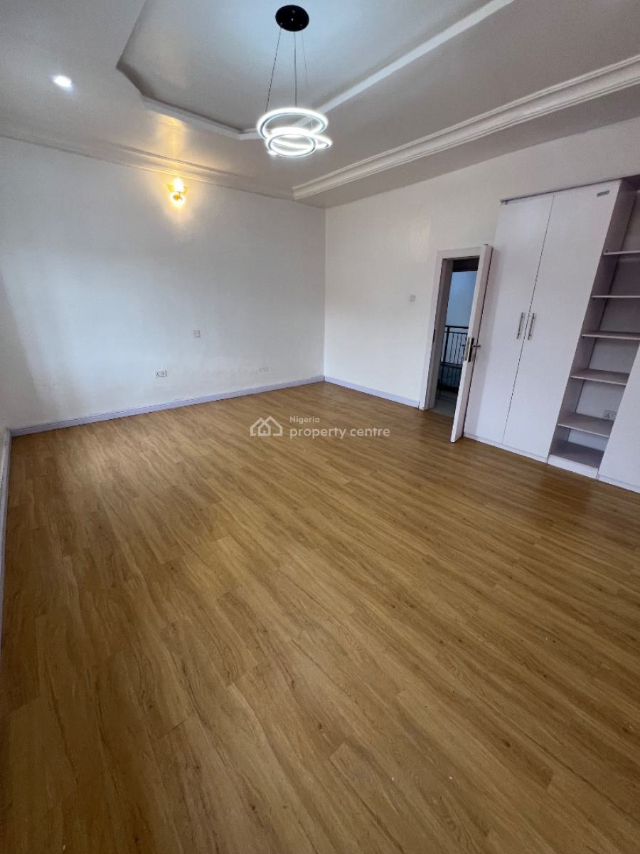 Massive and Fully-serviced Studio Apartment with Steady Electricity, Lekki Phase 1, Lekki, Lagos, Self Contain (single Rooms) for Rent