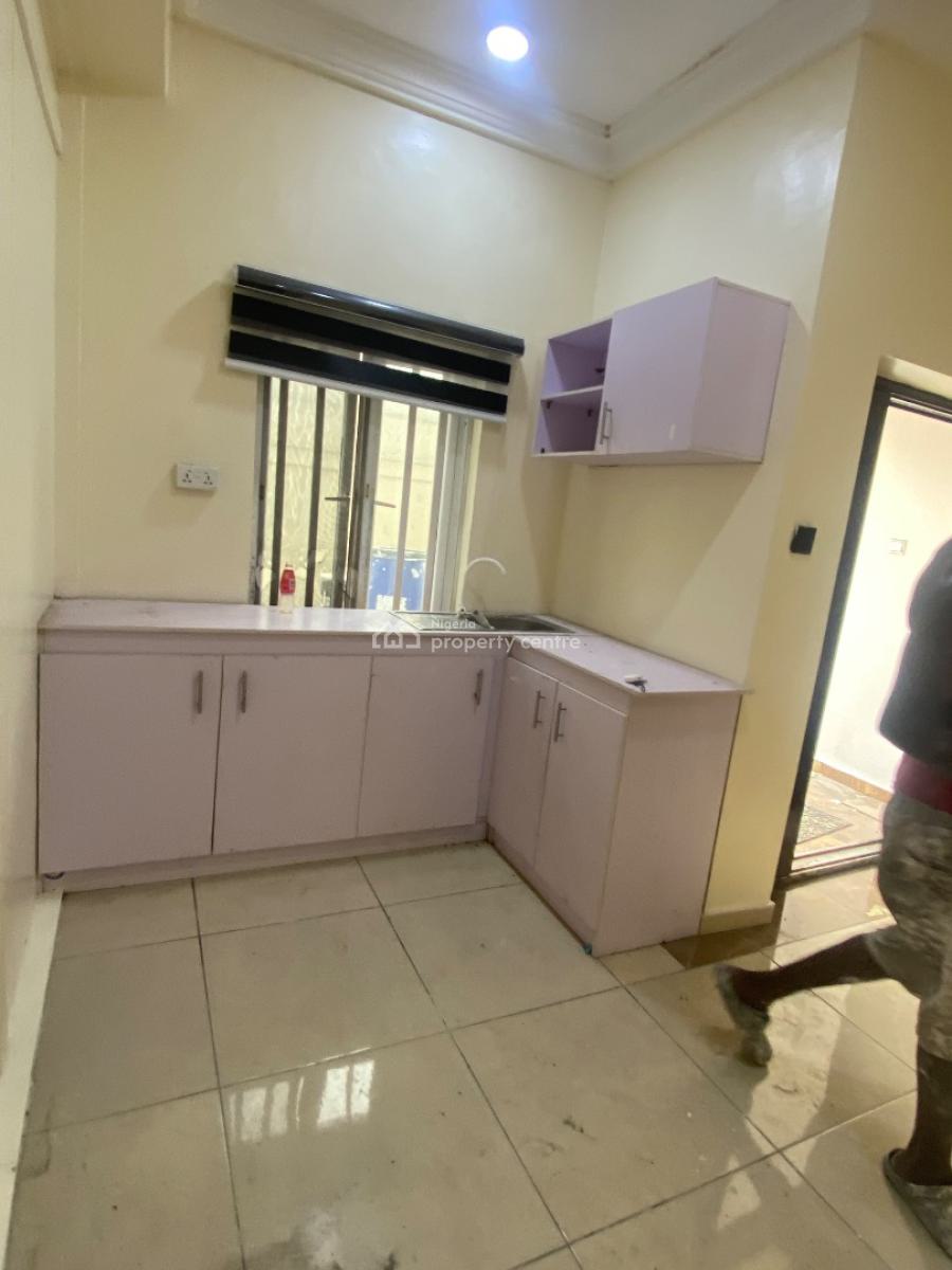 Luxury Well Arranged Mini Flat, Chevron Lekki Lagos , Serene Estate, Lekki, Lagos, Mini Flat (room and Parlour) for Rent