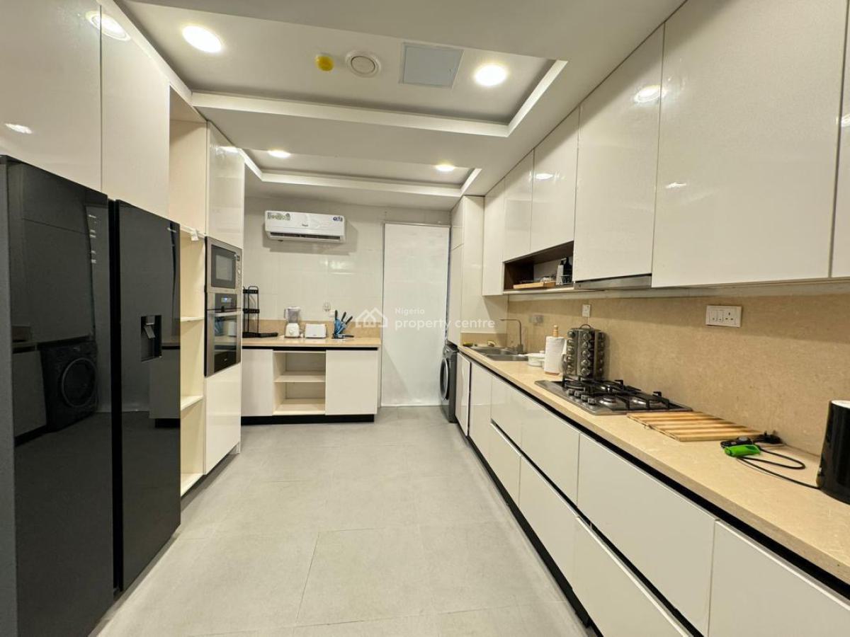 Beautifully Furnished 2 Bedroom Flat with a Pool, Gym and Elevator, Lekki Phase 1, Lekki, Lagos, Flat / Apartment for Sale