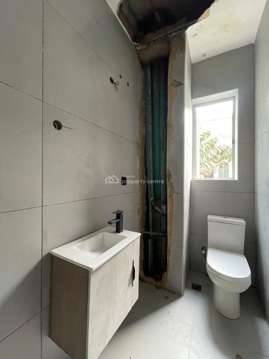 Amazingly Built 2 Bedroom Apartment, Lekki Phase 1, Lekki, Lagos, Flat / Apartment for Sale