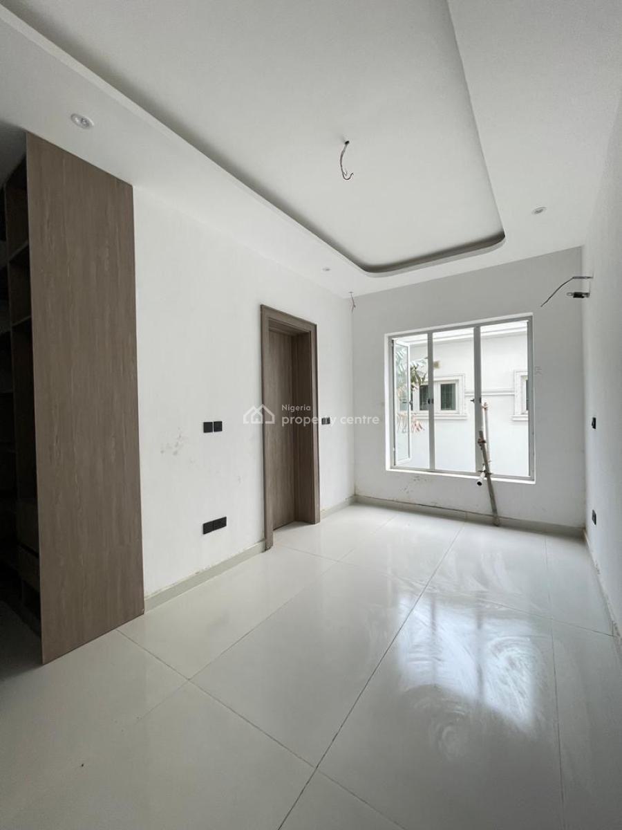 Amazingly Built 2 Bedroom Apartment, Lekki Phase 1, Lekki, Lagos, Flat / Apartment for Sale