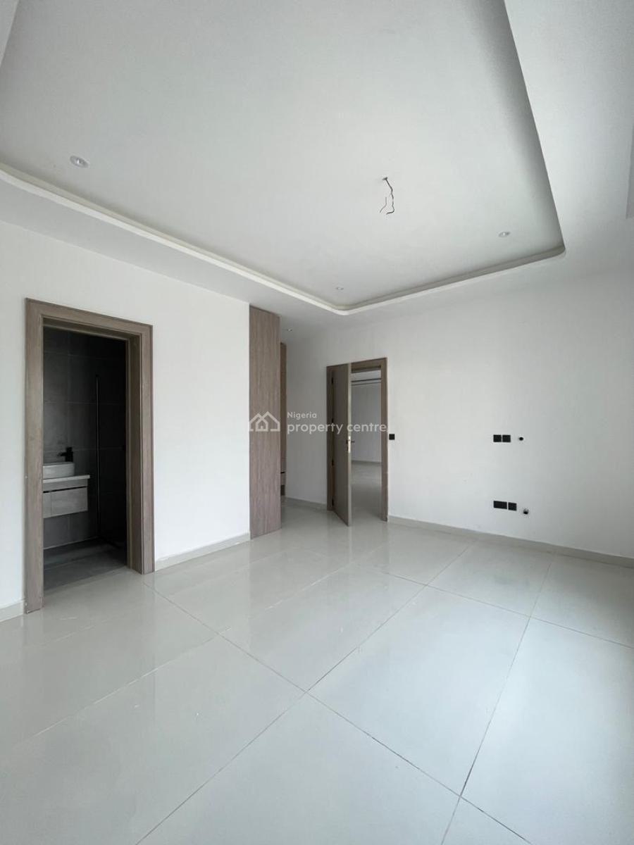 Amazingly Built 2 Bedroom Apartment, Lekki Phase 1, Lekki, Lagos, Flat / Apartment for Sale