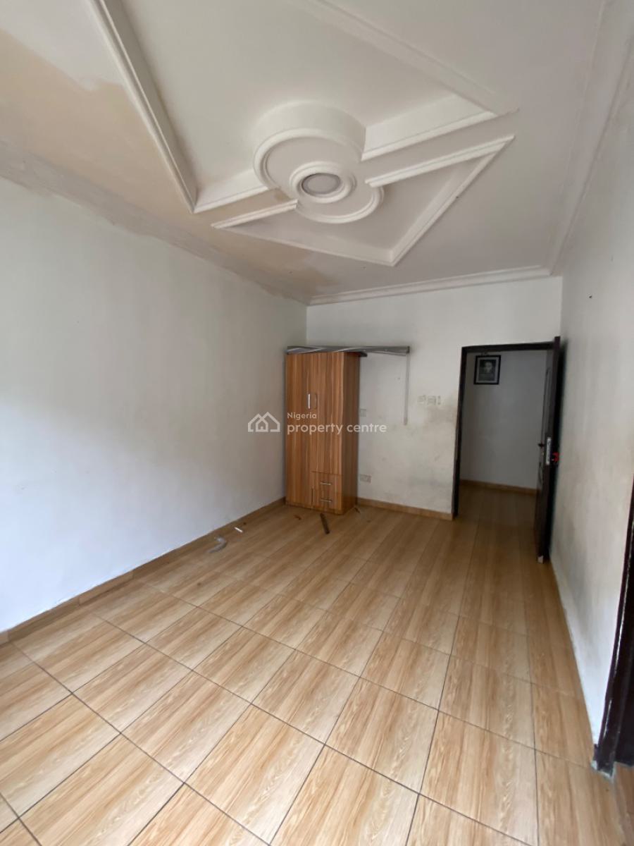 Clean Upstairs 4 Bedroom Flat, By Blenco Supermarket, Before Shop-rite, Sangotedo, Ajah, Lagos, Flat / Apartment for Sale