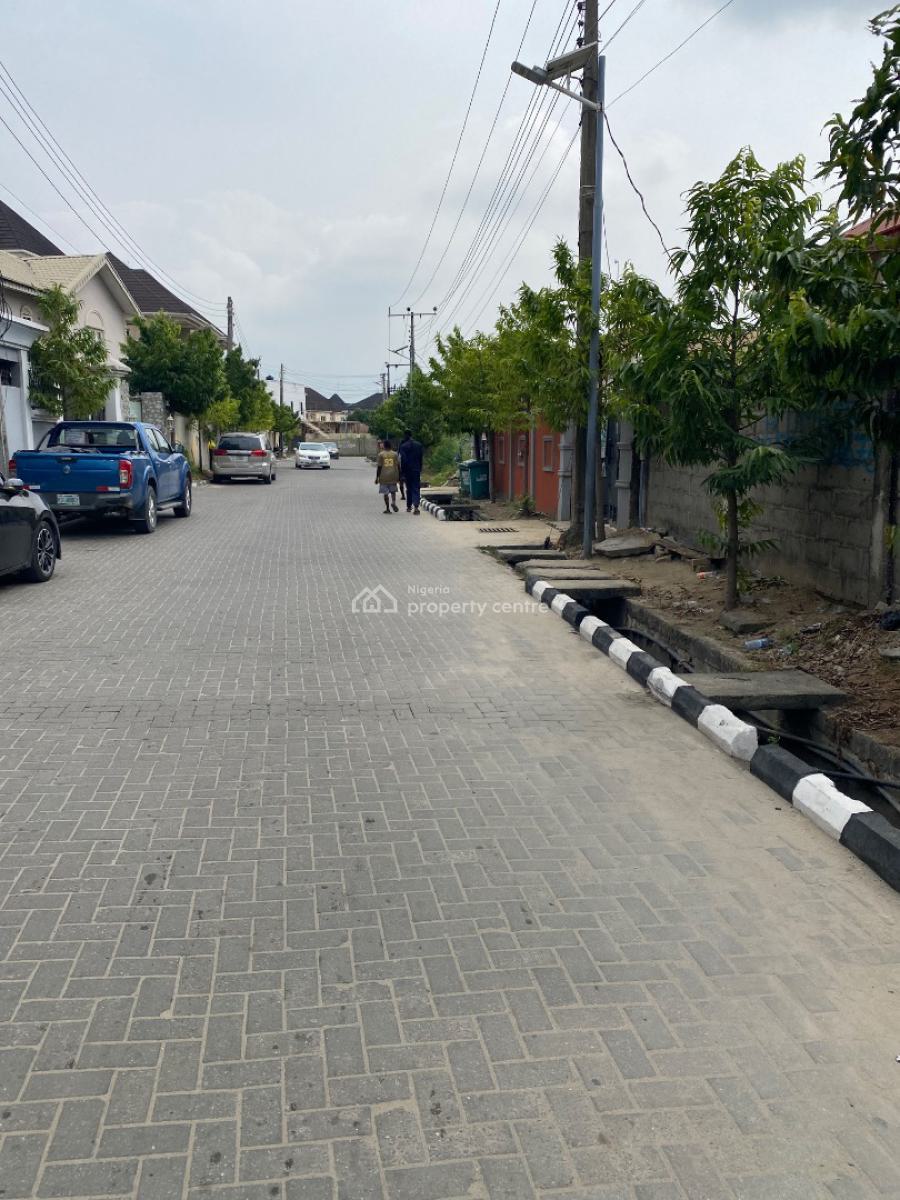 Clean Upstairs 4 Bedroom Flat, By Blenco Supermarket, Before Shop-rite, Sangotedo, Ajah, Lagos, Flat / Apartment for Sale