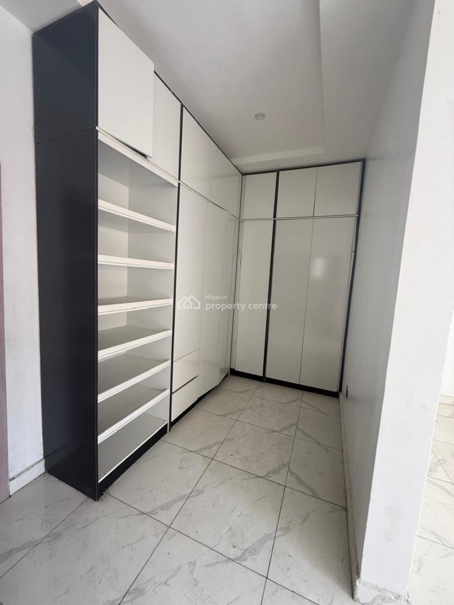 Exquisite Spacious Master Bedroom Apartment, Ologolo, Lekki Phase 1, Lekki, Lagos, Flat / Apartment for Rent