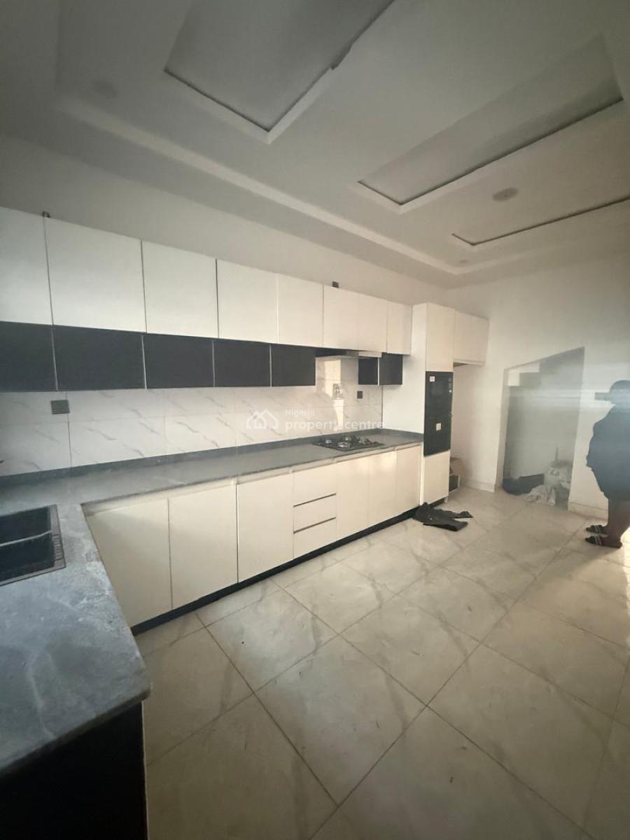 Exquisite Spacious Master Bedroom Apartment, Ologolo, Lekki Phase 1, Lekki, Lagos, Flat / Apartment for Rent