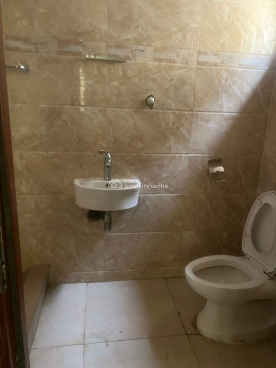 a Single Room with Ac in a Shared Apartment, Spg Road, Ologolo Lekki, Ologolo, Lekki, Lagos, Flat / Apartment for Rent