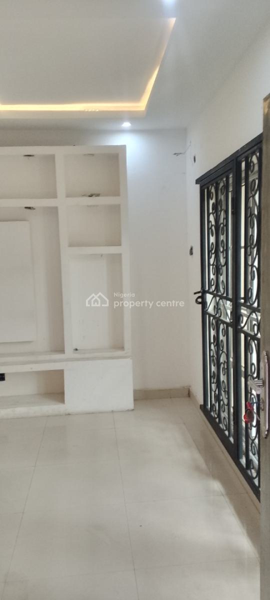 a Large Room Studio Apartment, Chevron Drive, Chevy View Estate, Lekki, Lagos, Self Contain (single Rooms) for Rent