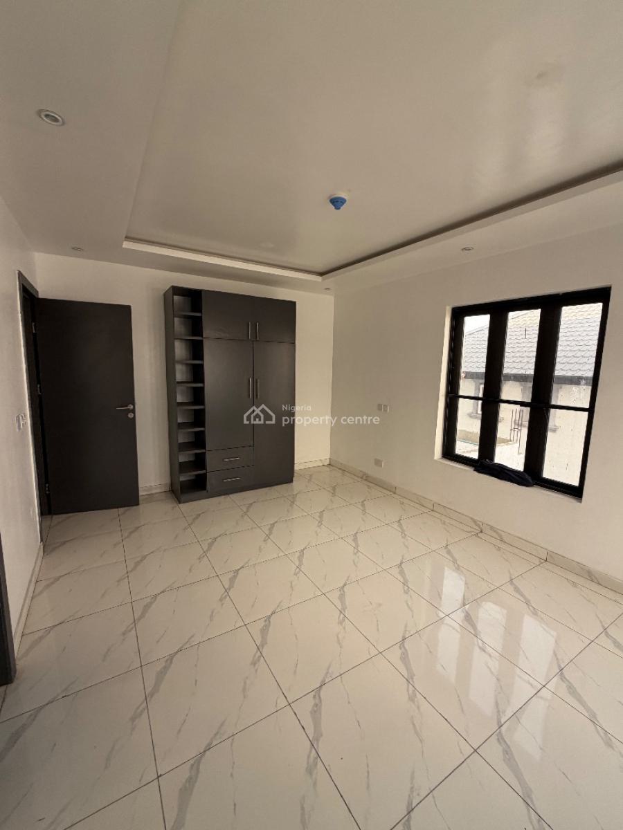 Spacious 2 Bedroom Flat with Pool, Lekki Phase 1, Lekki, Lagos, House for Sale