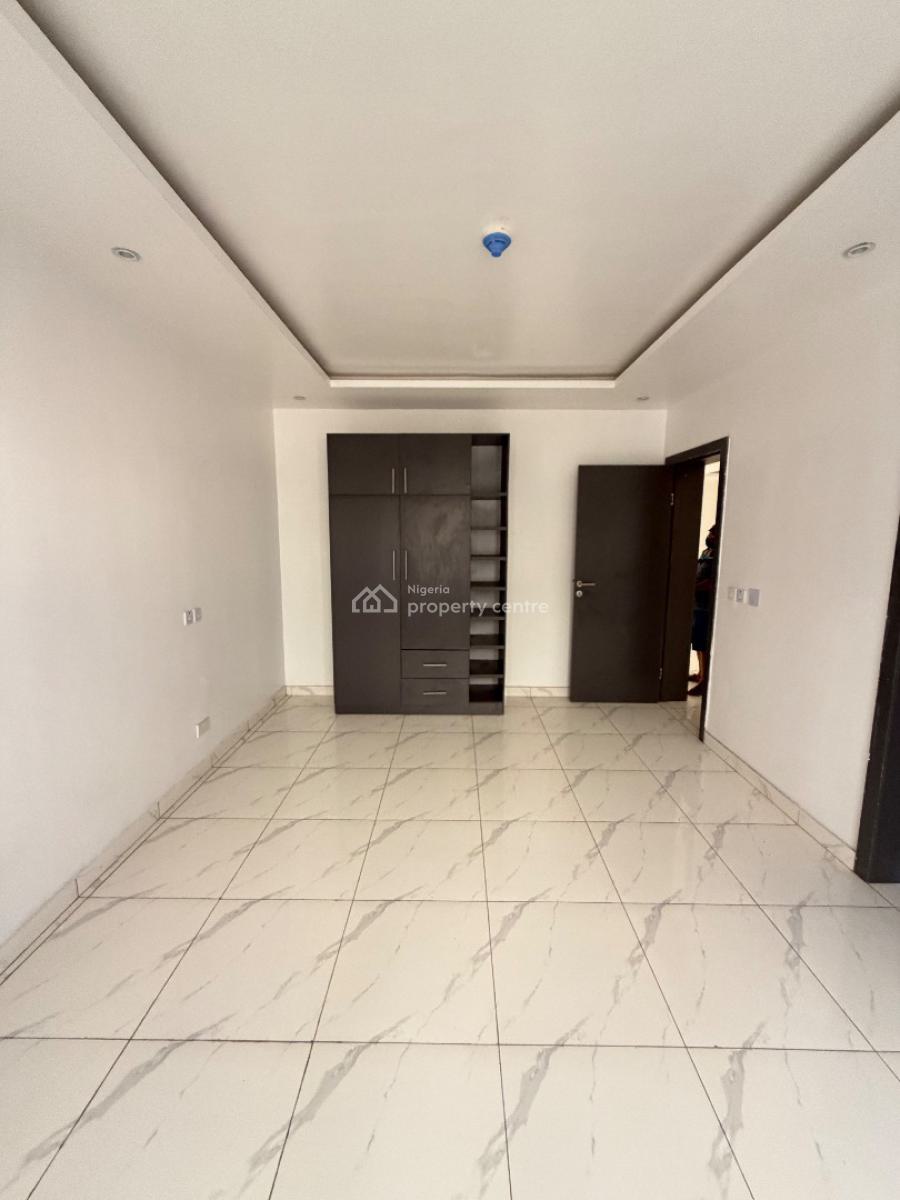 Spacious 2 Bedroom Flat with Pool, Lekki Phase 1, Lekki, Lagos, House for Sale