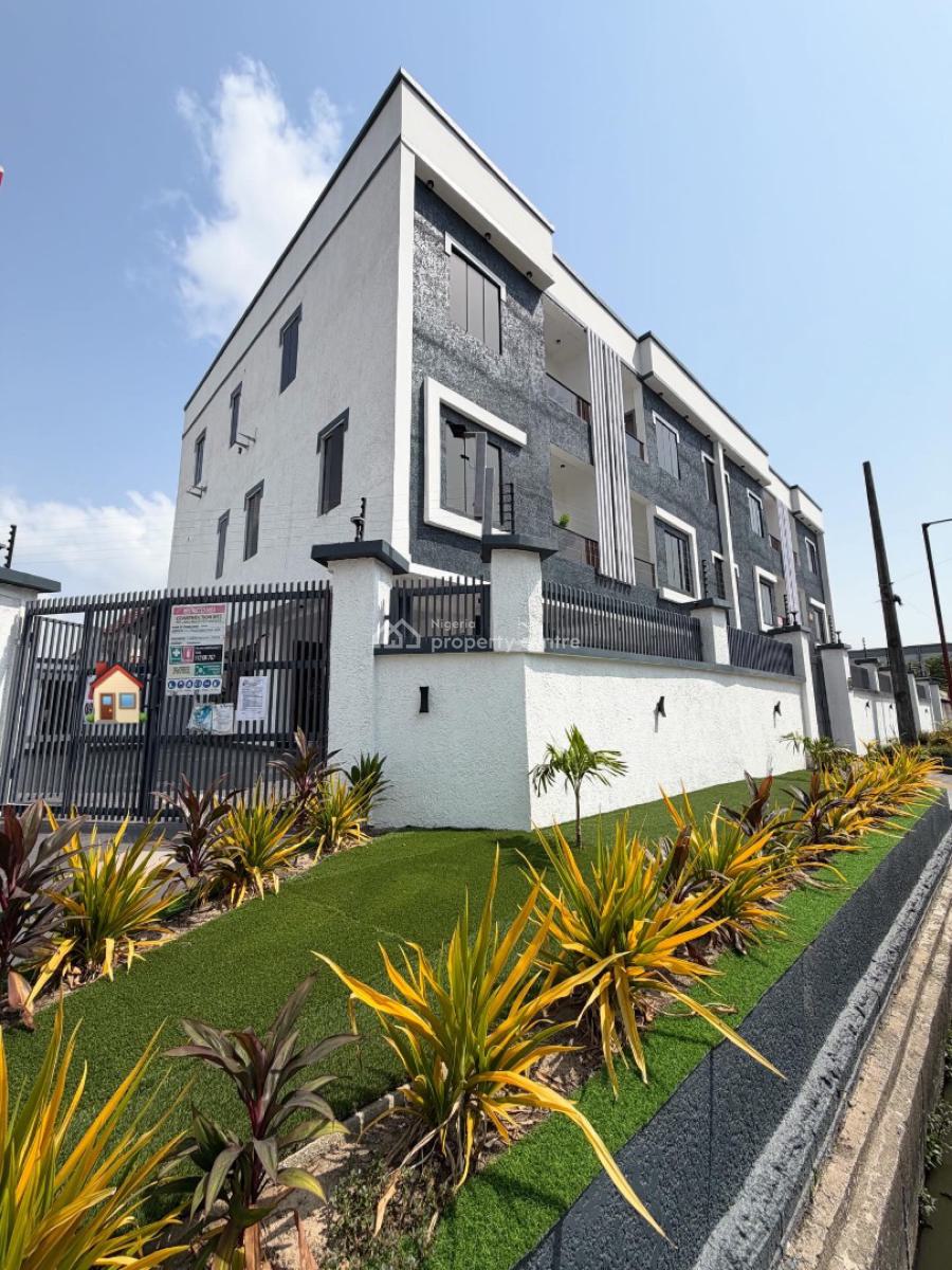 Self Compound Terrence Duplex with Bq, Lekki Phase 1, Lekki, Lagos, Terraced Duplex for Sale
