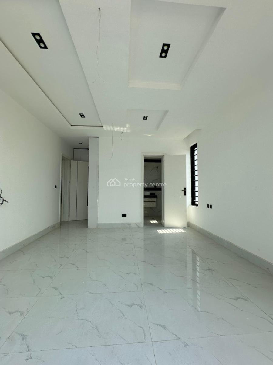 Tastefully Finished Serviced 2 Bedroom Flat, Lekki Phase 1, Lekki, Lagos, Flat / Apartment for Sale