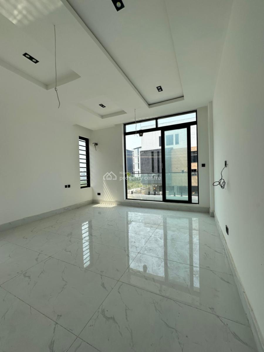 Tastefully Finished Serviced 2 Bedroom Flat, Lekki Phase 1, Lekki, Lagos, Flat / Apartment for Sale