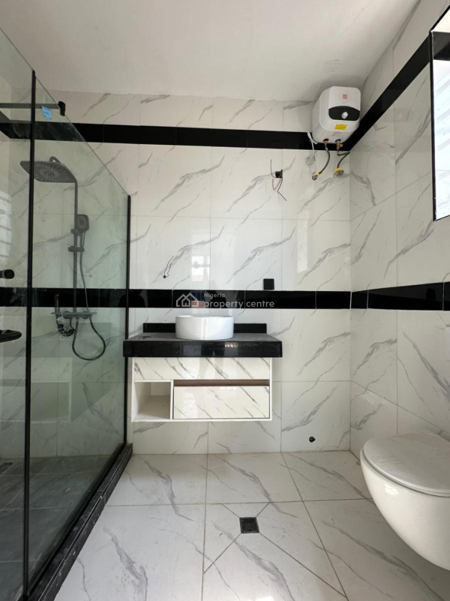 Tastefully Finished Serviced 2 Bedroom Flat, Lekki Phase 1, Lekki, Lagos, Flat / Apartment for Sale