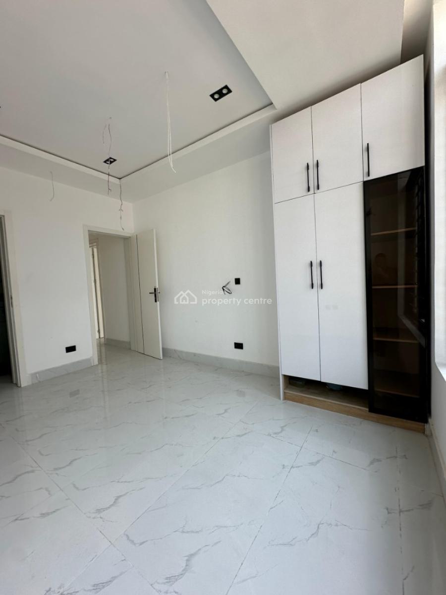 Tastefully Finished Serviced 2 Bedroom Flat, Lekki Phase 1, Lekki, Lagos, Flat / Apartment for Sale