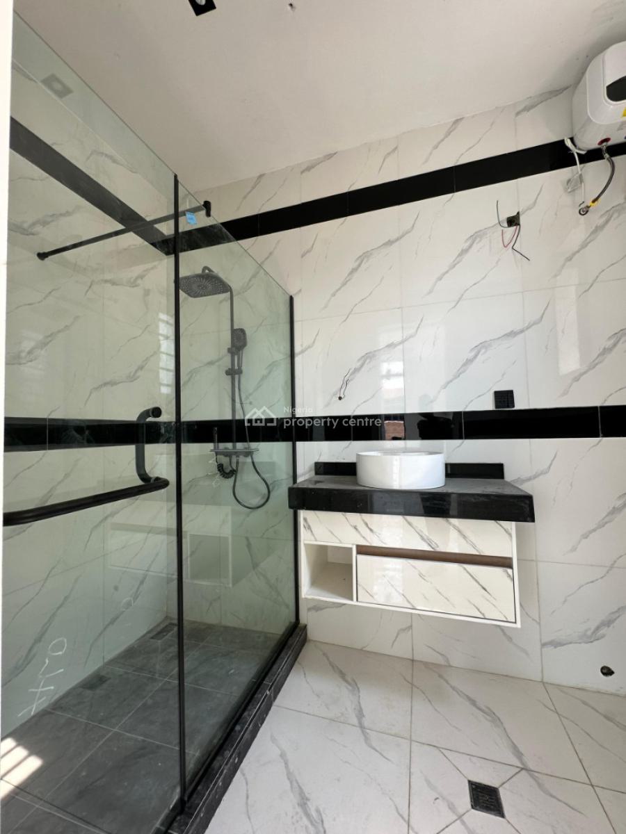 Tastefully Finished Serviced 2 Bedroom Flat, Lekki Phase 1, Lekki, Lagos, Flat / Apartment for Sale